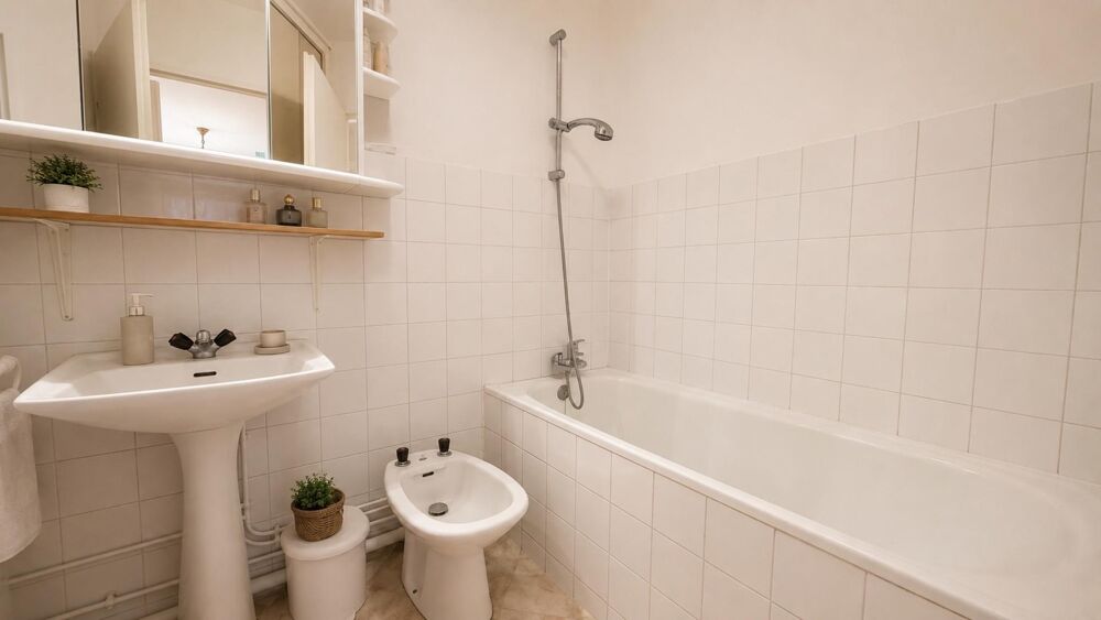 Grand T2 de 60 m2 avec cuisine indépendante, balcon, cave et parking
