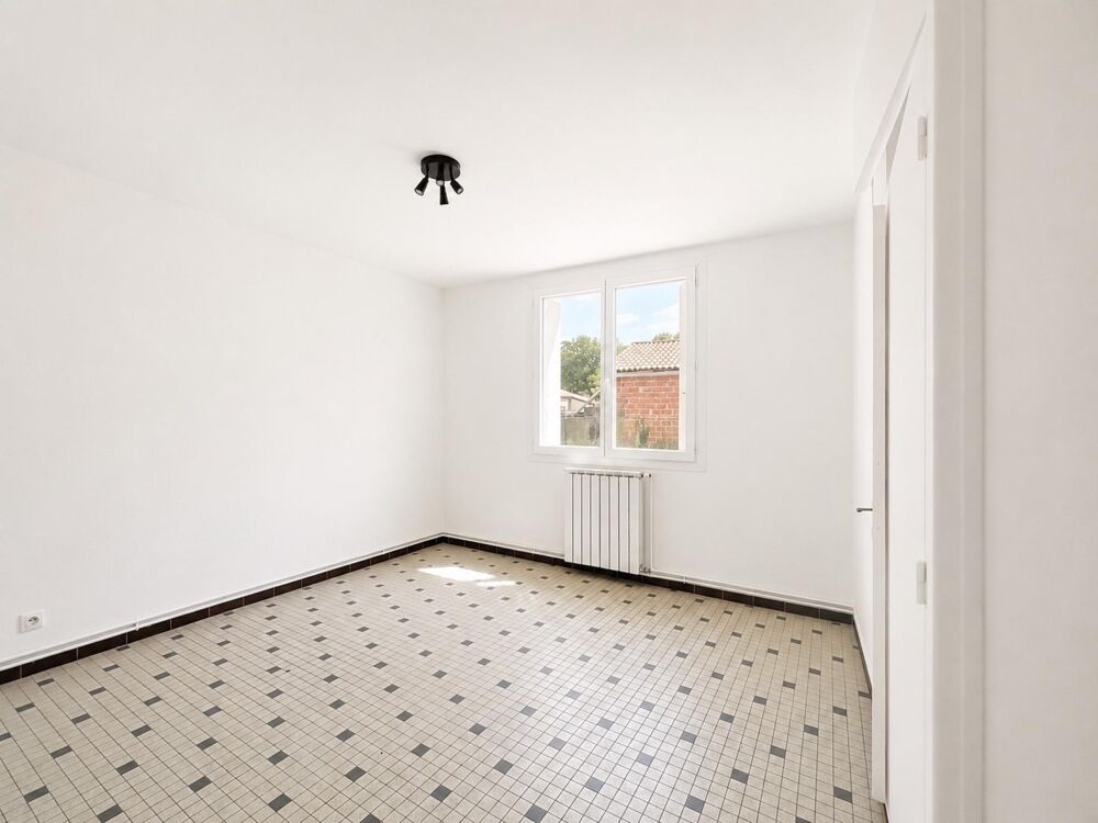 Charmante maison mitoyenne avec jardin de 400 m²