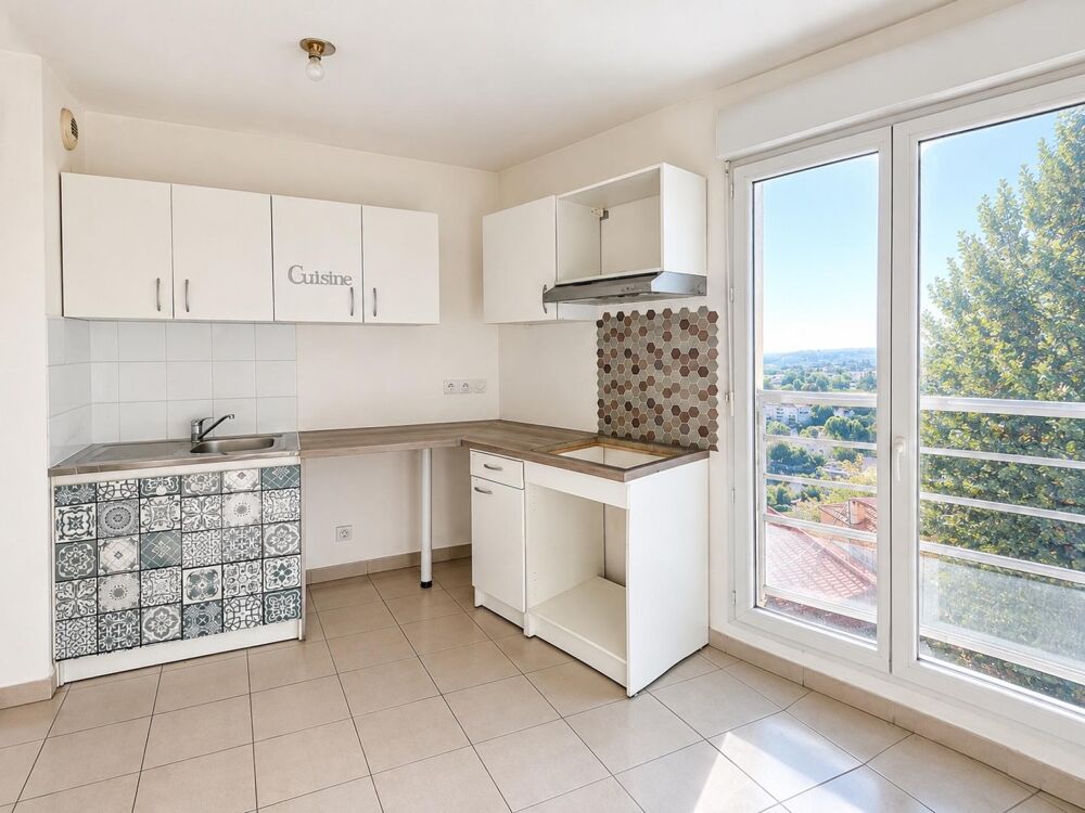Grasse  T2 lumineux 48m², parking inclus, construction 2015