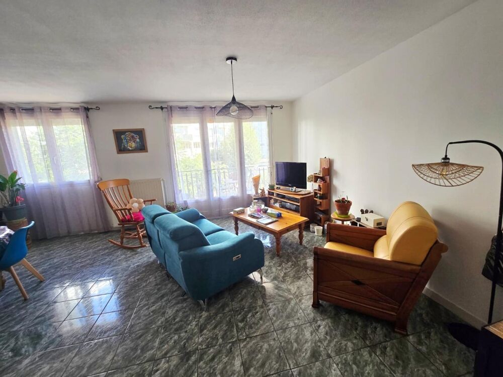 Vente Appartement SAINT-ÉTIENNE – Beau T4 transformé en T3 avec deux balcons, ascenseur Saint-etienne