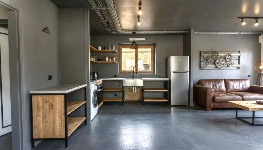 Maison de ville 75M2 / T4 en centre ville de MAULE. 3 chambres.