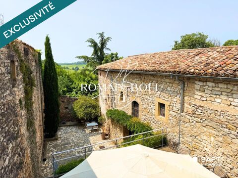   Mas viticole de 205m2 avec granges caves et piscine Maison - 7 pi�ce(s) - 205 m�