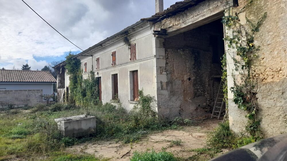 belle bâtisse charentaise à rénové entièrement sur un terrain de 1760 m2 environ 400 m2 de bâtisse