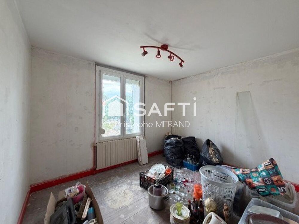 Vente Maison Pavillon 3 chambres  avec un beau potentiel en centre-ville de Dangé-Saint-Romain Dange-saint-romain