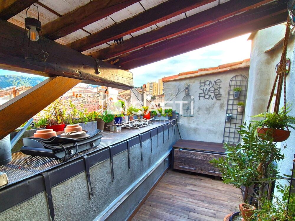 Centre Aubagne  Maison 94 m² avec terrasse, garage et vue dégagée