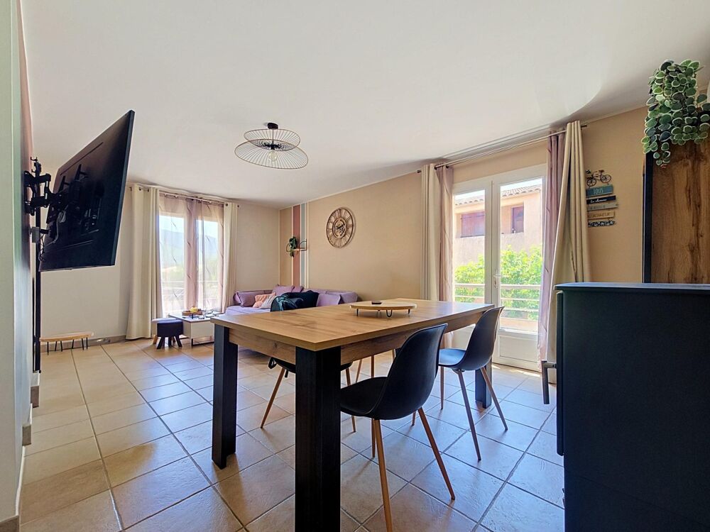 Vente Maison Une maison lumineuse avec vue dégagée, dans un quartier résidentiel recherché d'Hérépian. Herepian
