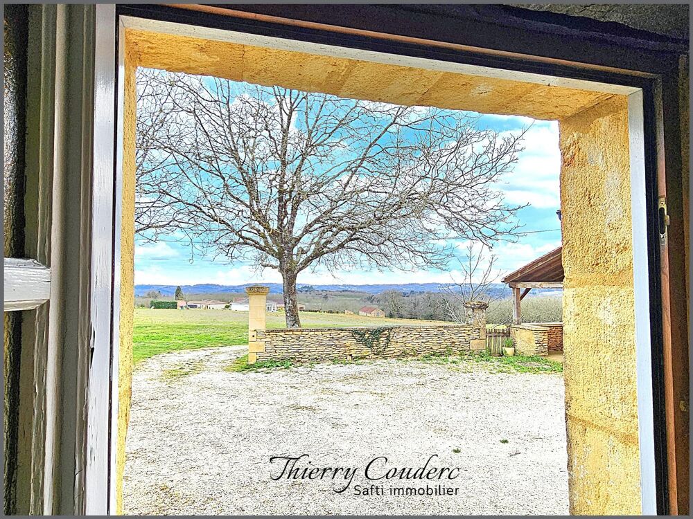 Vente Maison Corps de ferme avec terrain plat en campagne. Saint-crepin-et-carlucet