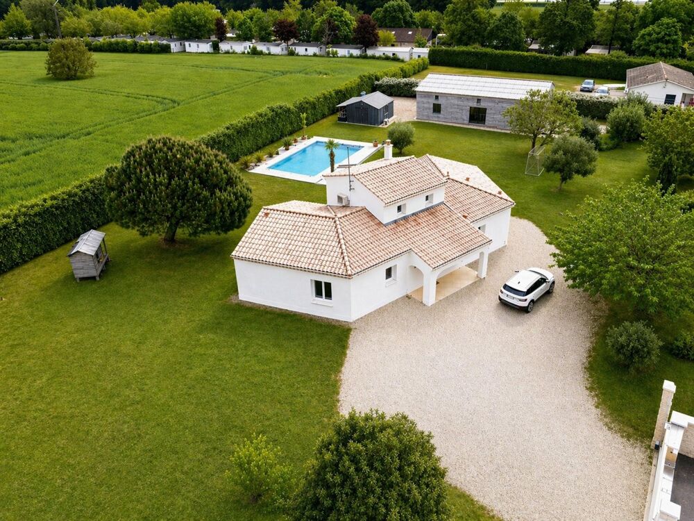 Jolie propriété, maison principale, piscine, grande dépendance et garage