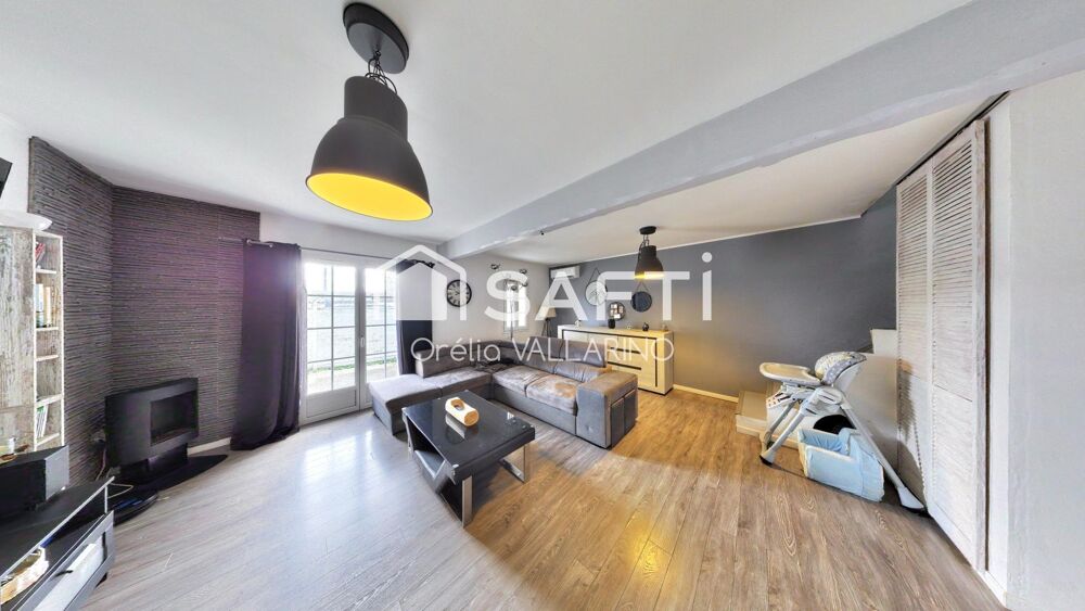 Maison familiale avec piscine et espaces extérieurs