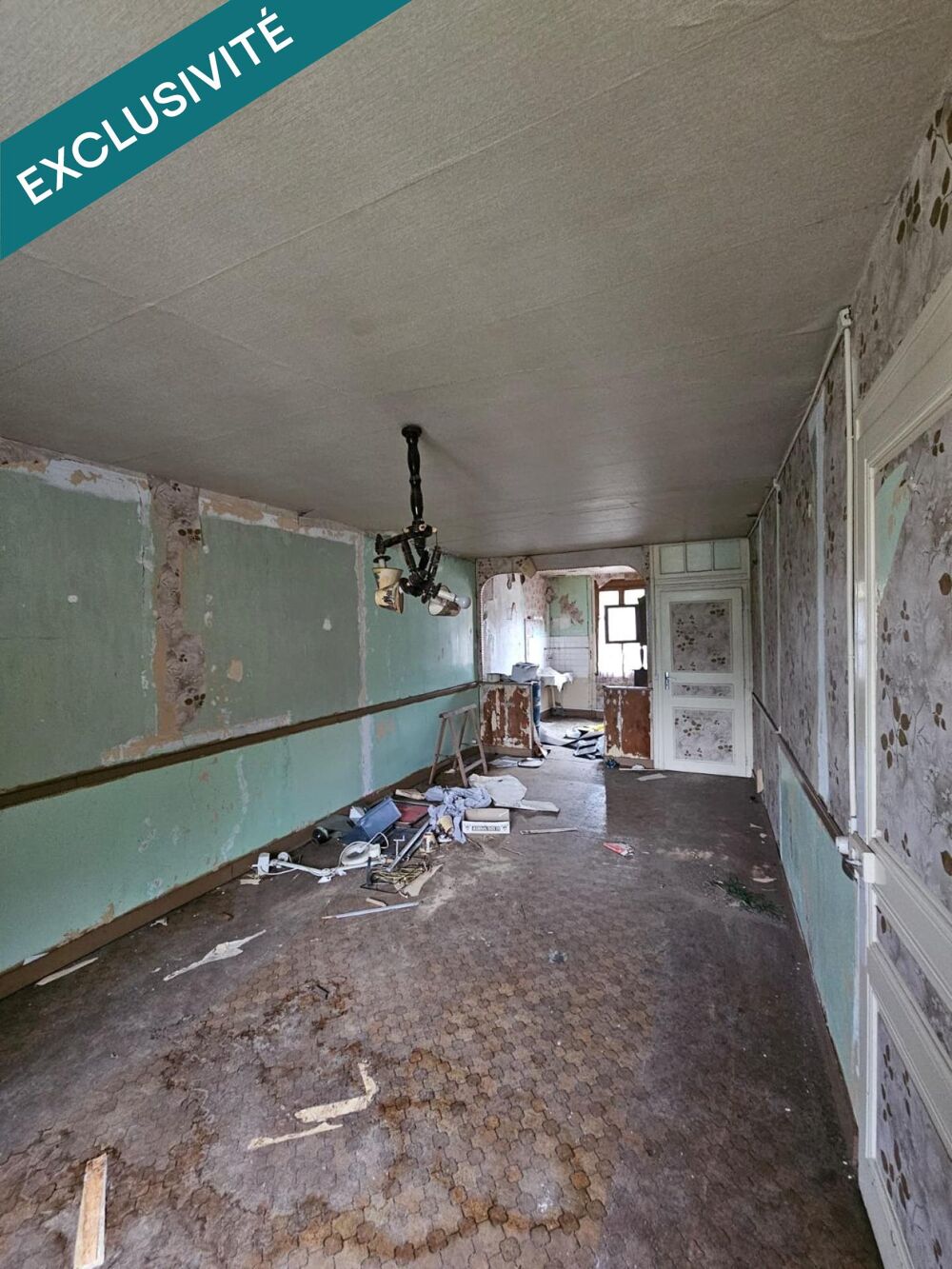 MAISON 165 M² À RÉNOVER  4 CHAMBRES  GRENIER AMÉNAGEABLE 55 M²  49 000 €