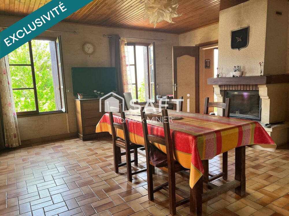 Maison à fort potentiel, travaux à prévoir.
