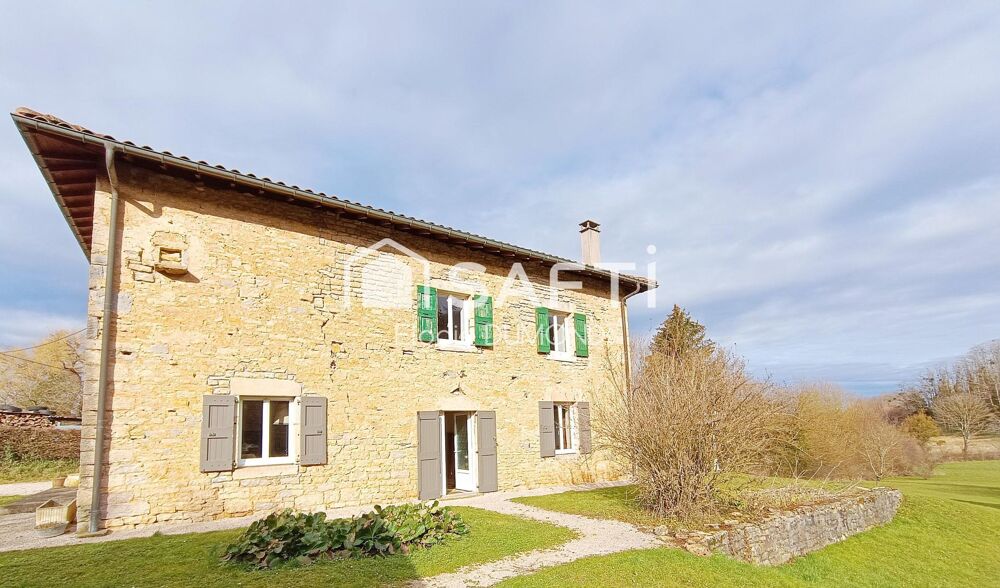 Magnifique propriété de 250 m2 habitable sur terrain arboré de 11038 m2