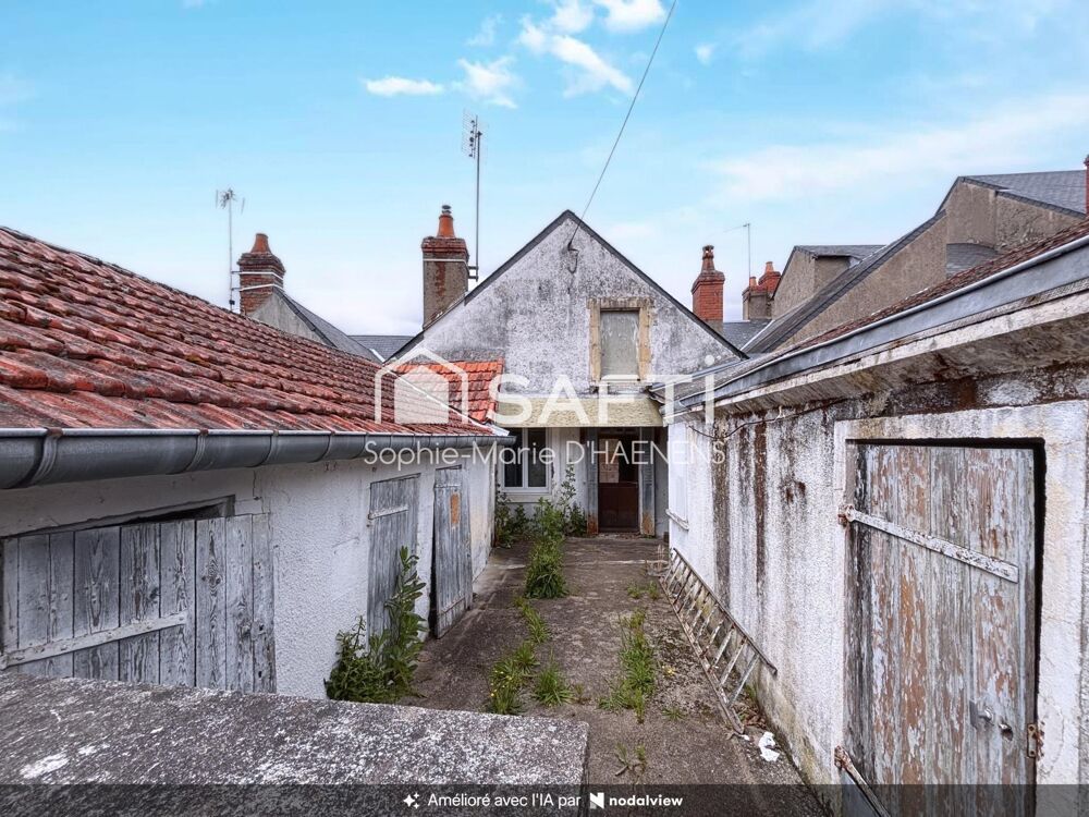 Vente Maison Maison de ville à rénover avec cour et dépendances Premery