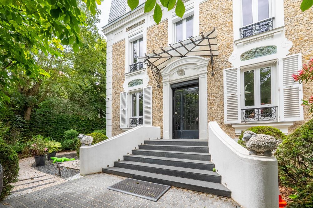 Maison 11 pièces 489 m² · à Saint-Maur-des-Fosses · 489 m² · 3 300 000 €