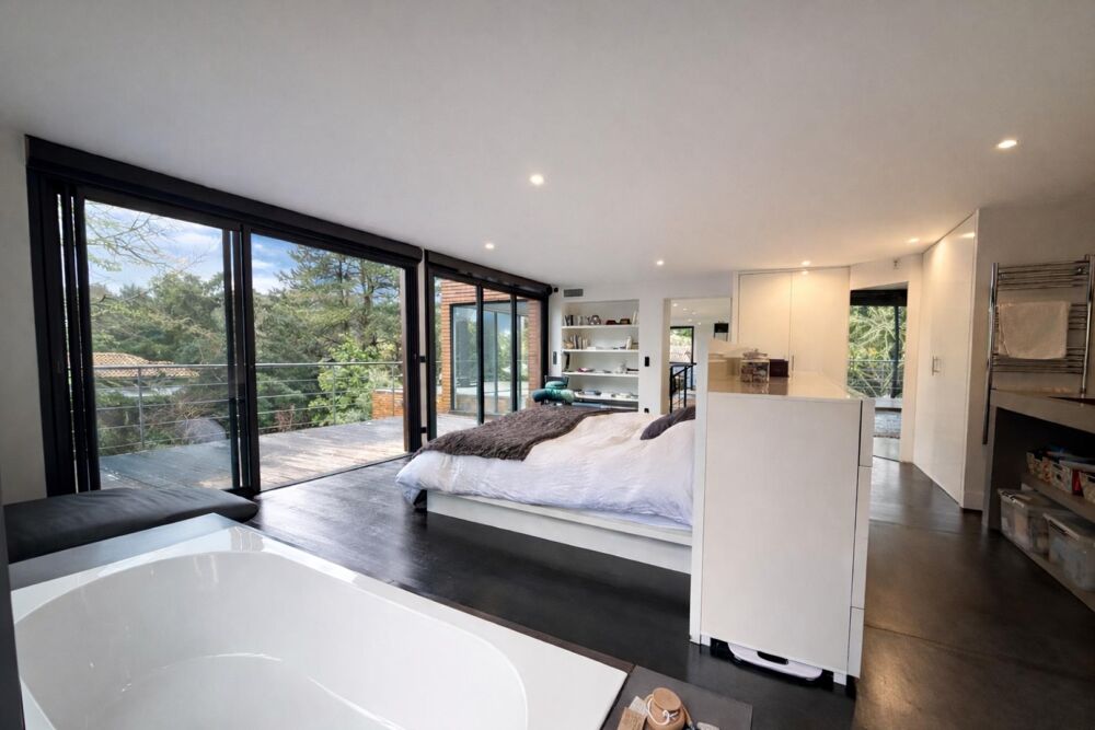 Mérignac centre Maison style californien  240 m²  Piscine  Forêt