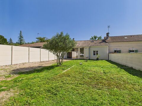   Maison traditionnelle � Saint-Martin-d'Ary, 3 Chambres, jardin Maison - 5 pi�ce(s) - 162 m�