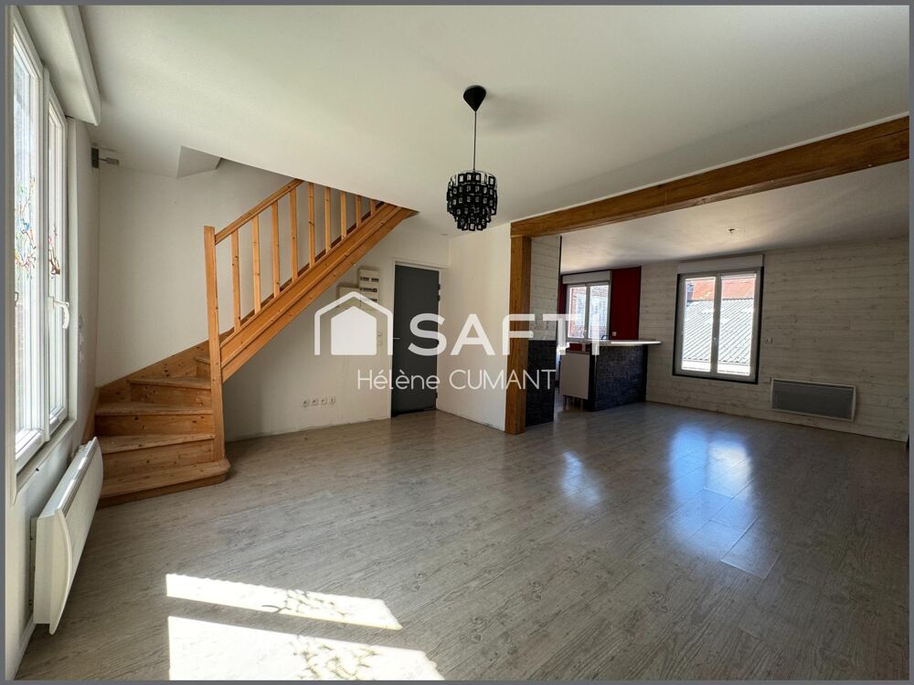 Duplex en plein coeur de Lisieux, au calme absolu à deux pas des commerces et 8 min de la gare à pied.