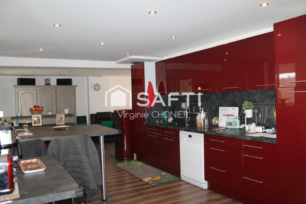 Vente Maison Maison entièrement rénovée de 153m2 avec garage double. Cusset