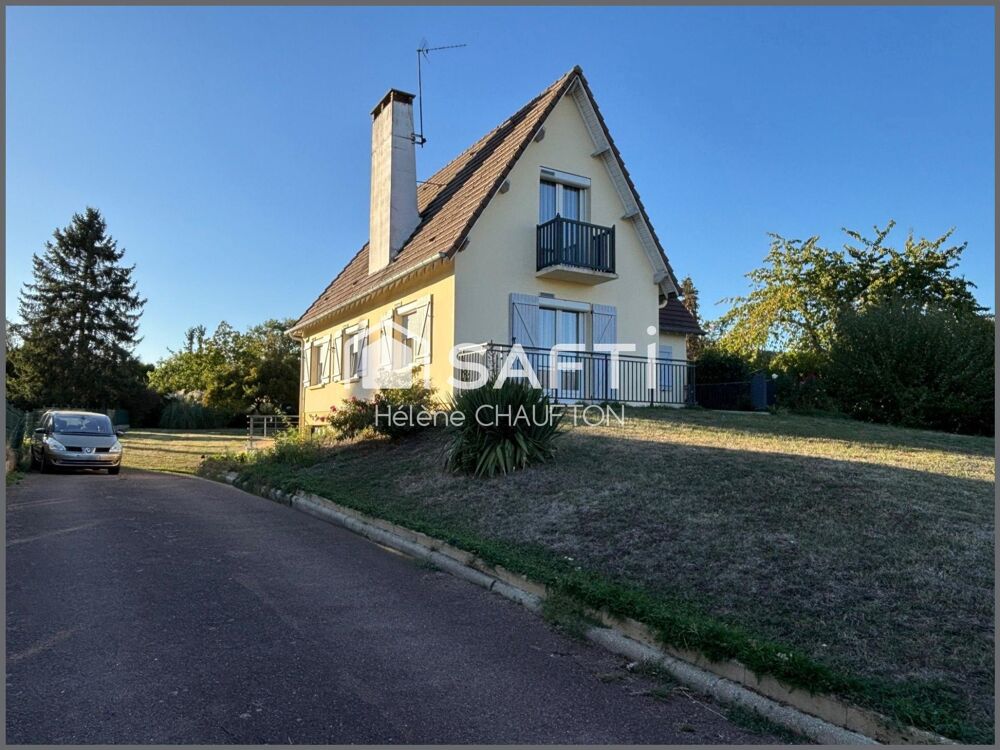 Centre BREVAL, maison 5 chambres 134 m² sur sous-sol total, jardin de 1 551m²