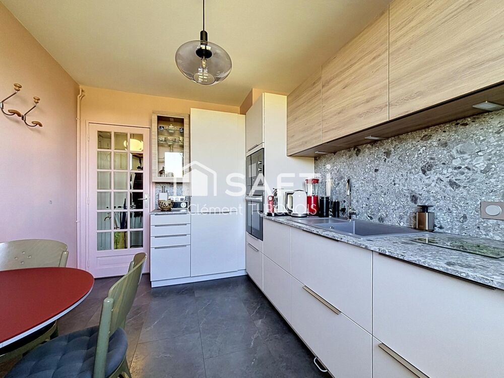 Saint-Cyr-sur-Loire  Appartement 85 m² rénové avec balcons, box et cave