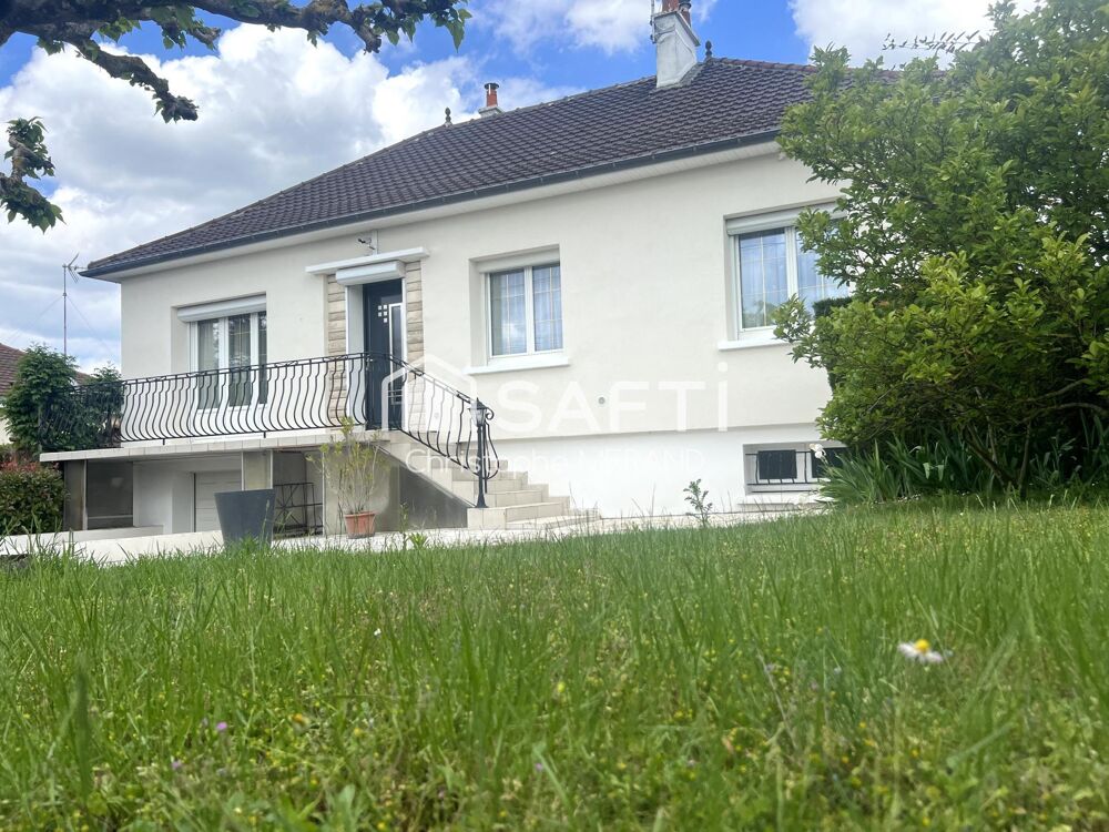 Pavillon 4 chambres dans le Centre de DANGE SAINT ROMAIN