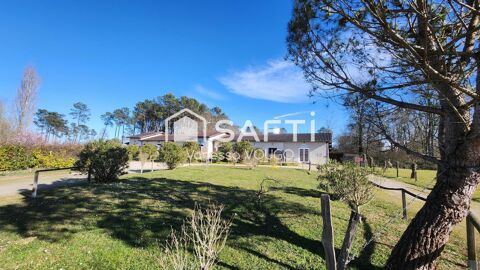 Immeuble de 10 appartements sur un terrain d'environ 5700m2 330000 32150 Cazaubon