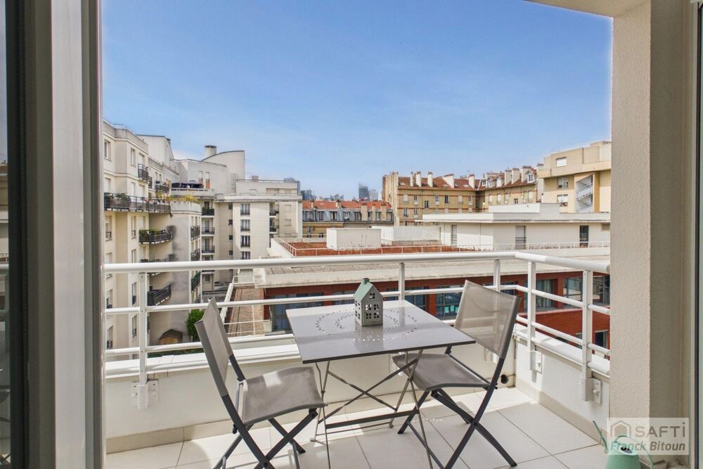 Vente Appartement Bécon. 4 pièces moderne avec 3 balcons, 1 cave et 2 parkings. Courbevoie
