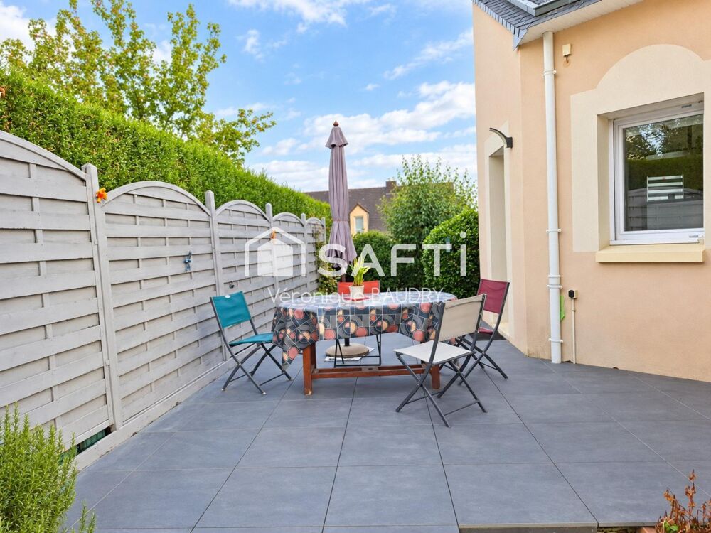 Maison 122 m² env- 3 chambres, bureau, garage double, sous sol.