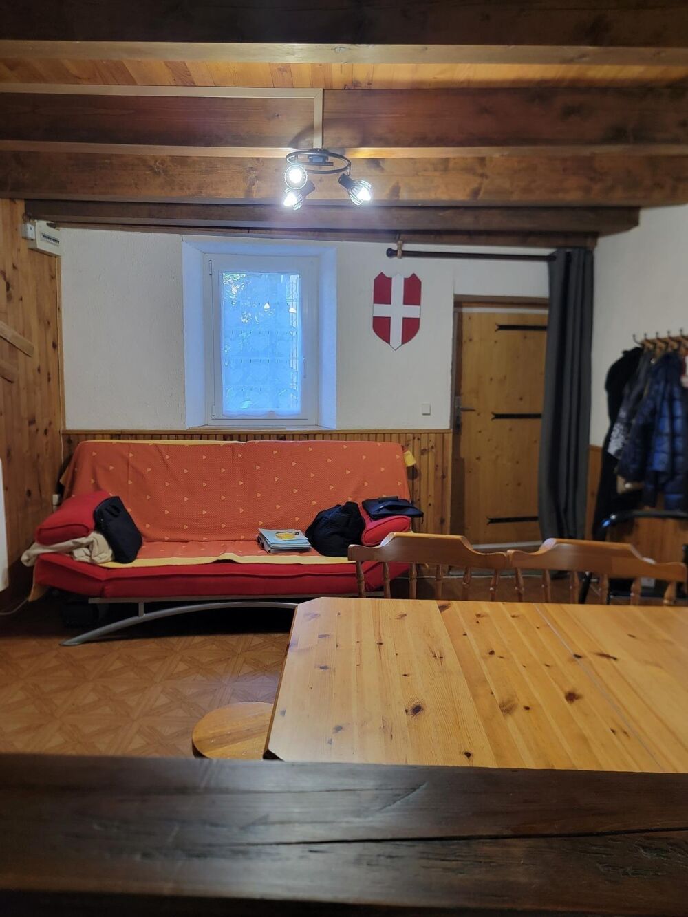 Vente Maison Maison sur 3 etages, 12 couchages une cave de 20 m2 Saint-martin-d'arc