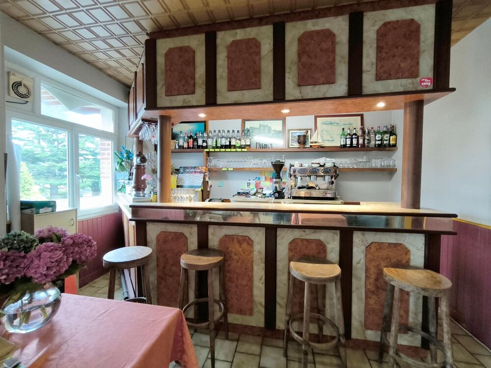 Vente Maison Bâtisse historique proposant un restaurant (crêperie ou autre) ou en chambres d'hôtes. Plestin-les-grèves