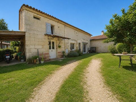   Authentique maison en pierre de 153 m� au fort potentiel � Beauronne Maison - 5 pi�ce(s) - 153 m�