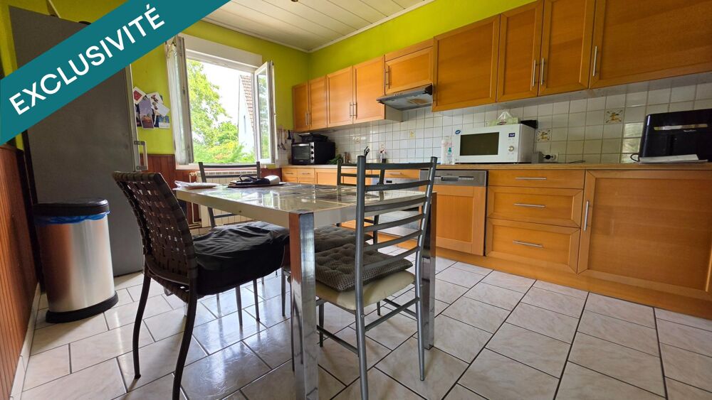 Maison avec potentiel près du lac - habitable de suite !