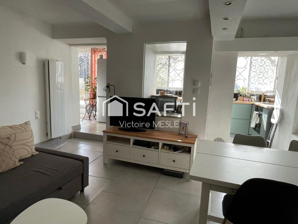 Charmant bas de Villa d'une superficie de 68.5 m2, idéal pour un jeune couple ou personne seule, offrant deux chambres, une sall