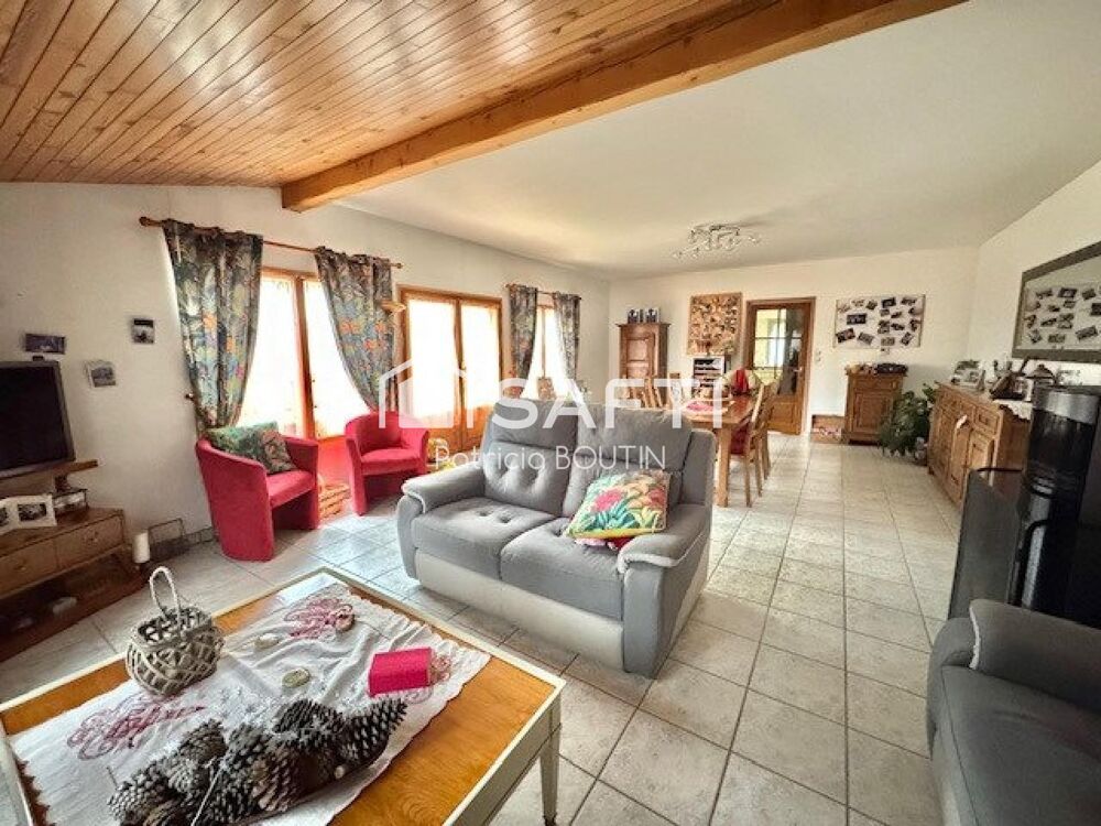 MAISON 3 CHAMBRES + UN LOGEMENT 1 CHAMBRE + LOCAL ET DEPENDANCE 180 M2 A ARDIN !
