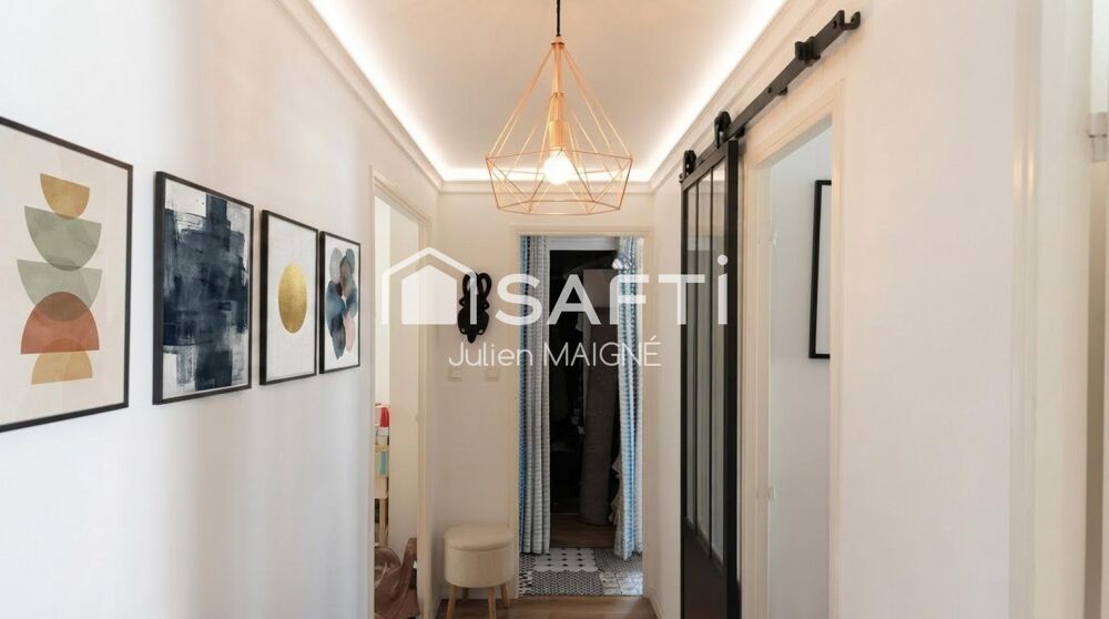 Vente Appartement Vue exceptionnelle sur le port de Toulon, calme absolu, cuisine refaite à neuf : ce T3 de 74 m² au 8ème étage de la résidence L' Toulon