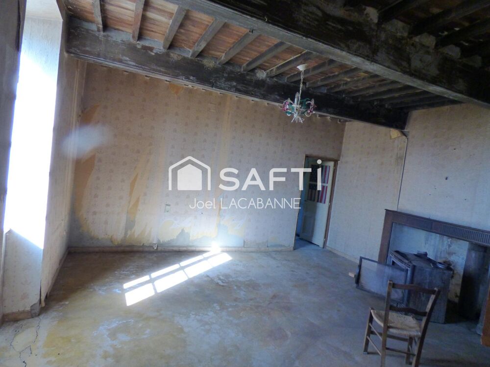 Vente Maison Maison à rénover de 105 m², au calme, cuisine, salon, 3 chambres, cellier, salle d'eau, wc, nombreuses dépendances, terrain de 6 Villecomtal-sur-arros