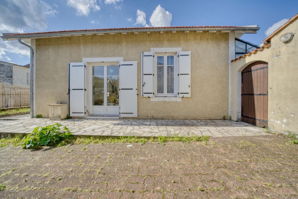 Vente Maison Maison proche des commodités 3 chambres et 1 bureau Saintes