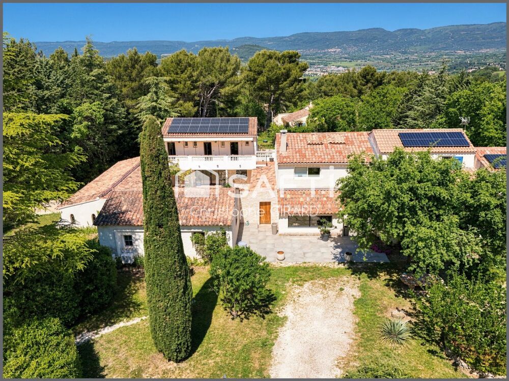 Propriété d'excéption de 447 m² sur 13000 m² de Terrain