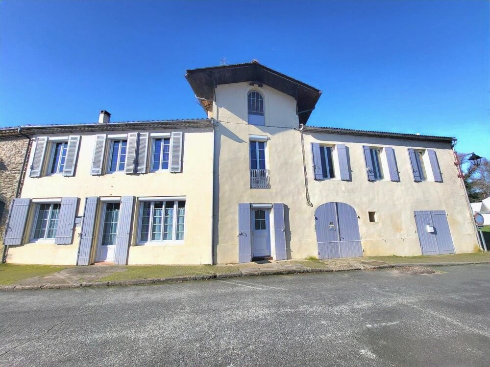 Belle maison de 267m2 avec un appartement de 67m2.
