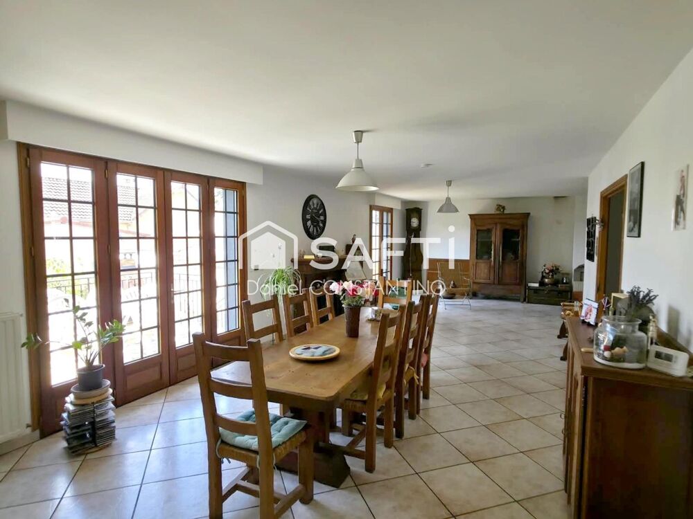 Vente Maison Maison avec Beau Volume et Terrain de 701 m² Sainte-genevieve-des-bois