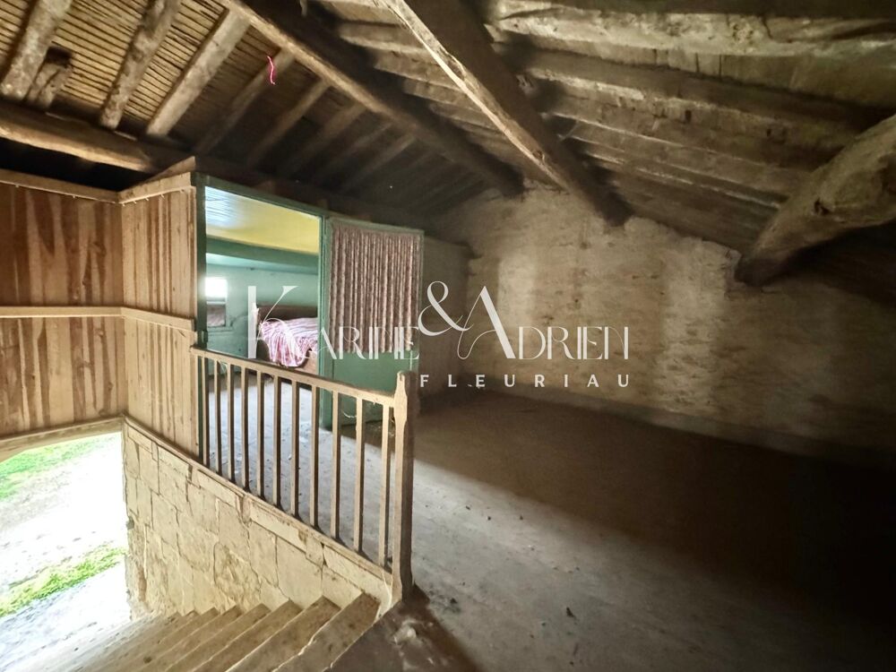 Vente Maison Beau potentiel pour cette bâtisse en pierre offrant au total plus de 378m2 de bâti Saint-martin-de-fraigneau