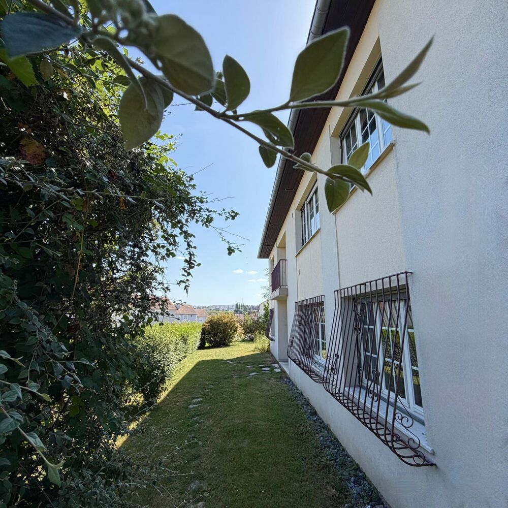 Grande maison familiale lumineuse  177 m²  6 chambres  Terrain arboré de 852 m²