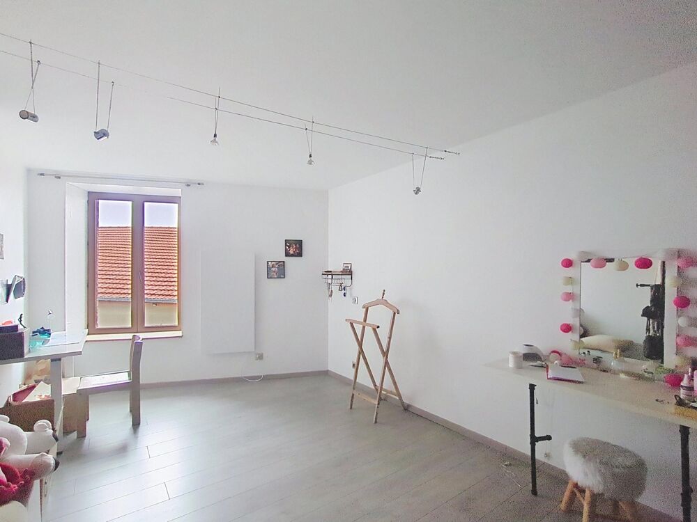 Vente Maison Maison de village de 228 m² , 5 chambre, garage, sous-sol et grandes dépendances aménageables Amance