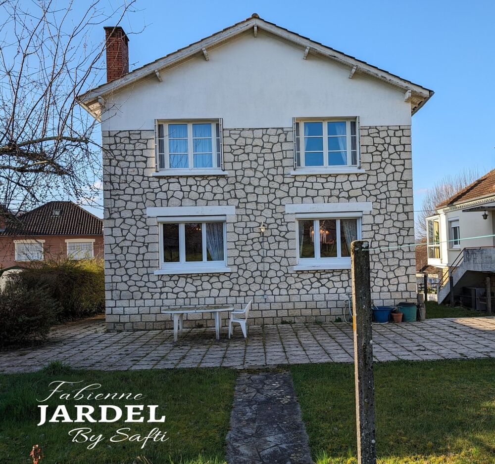 MAISON SPACIEUSE A PROXIMITE DES COMMODITES