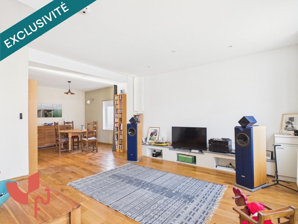 maison semi-individuelle, 4 pièces, garage et extérieur
