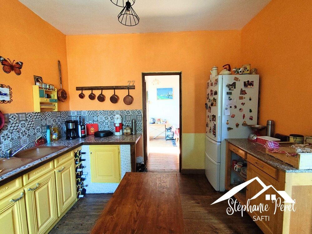 Vente Maison Maison familiale avec grand terrain dans quartier recherché d'Ussel – Fort potentiel d'aménagement Ussel