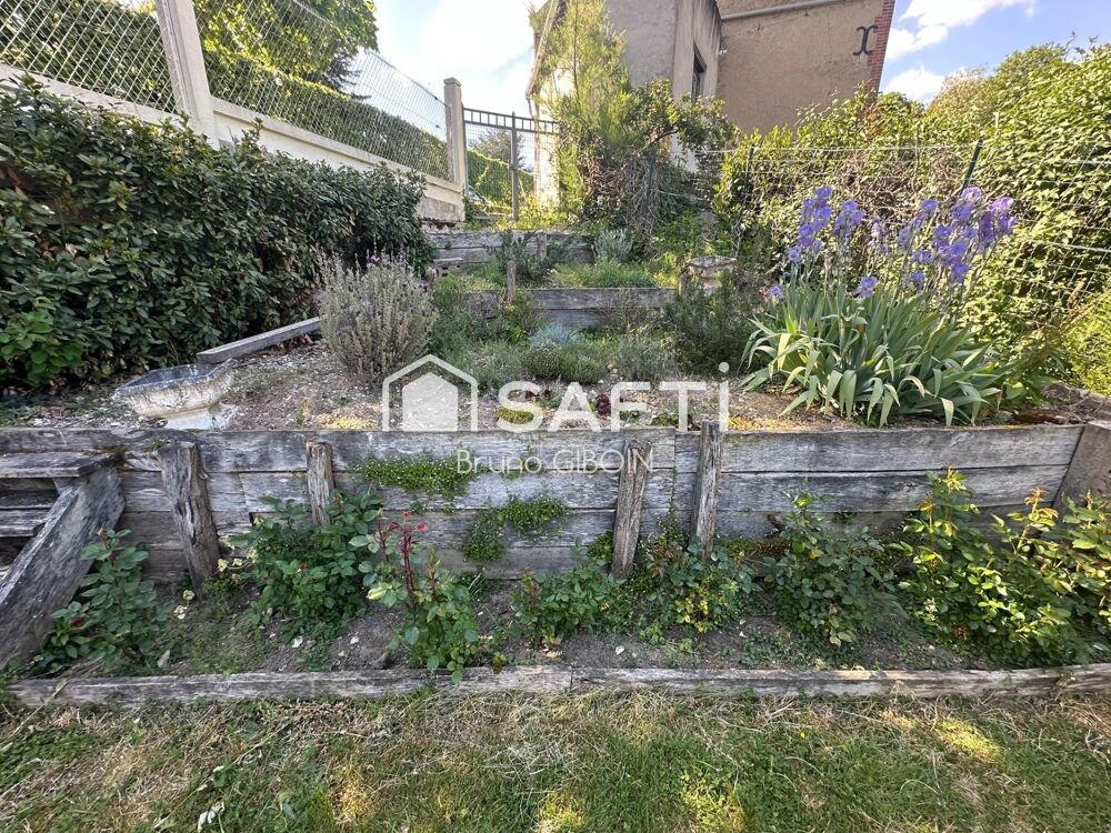 Vente Maison Maison de ville non mitoyenne, 5 pièces, 3 chambres, garage Gien