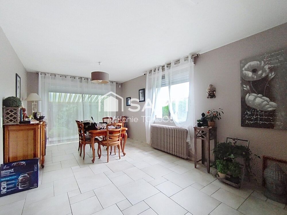 Vente Maison Maison de Ville avec 5 chambres sur sous sol total Villemandeur