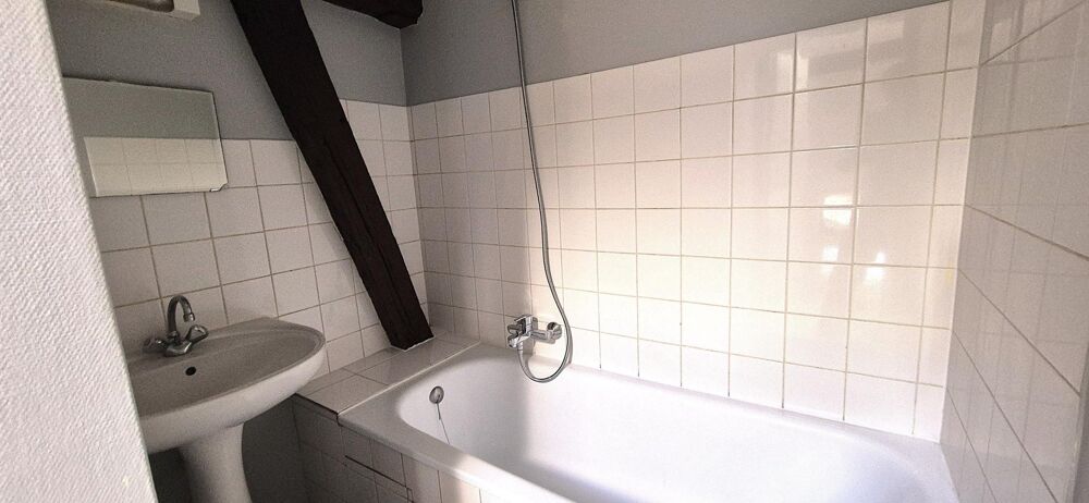 Vente Appartement Appartement de charme au dernier étage – Centre-ville de Bourg-en-Bresse Bourg-en-bresse