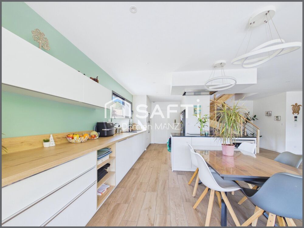 MAISON T6 AVEC PISCINE